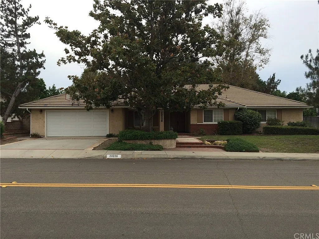 20226 E Walnut Canyon Rd photo 1