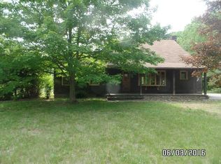 426 Reservoir Rd, Lunenburg, MA 01462