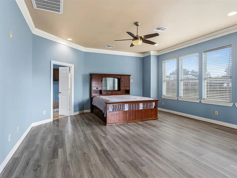 2535 Broadway St — Photo 16