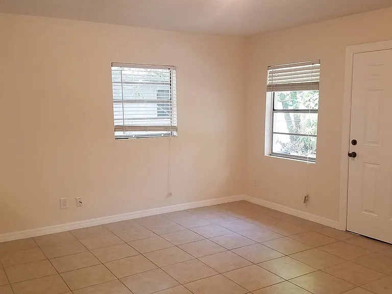 7708 Prato Ave — Photo 20