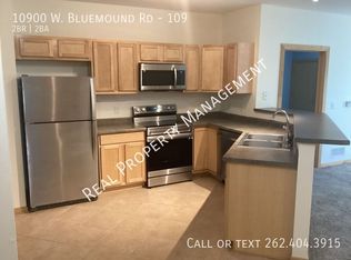 10900 W Bluemound Rd APT 109, Wauwatosa, WI 53226