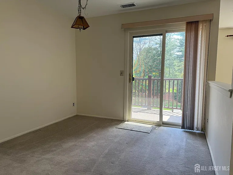 2311 Sayre Dr — Photo 4