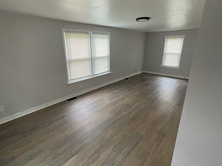 3717 Indiana Ave — Photo 19