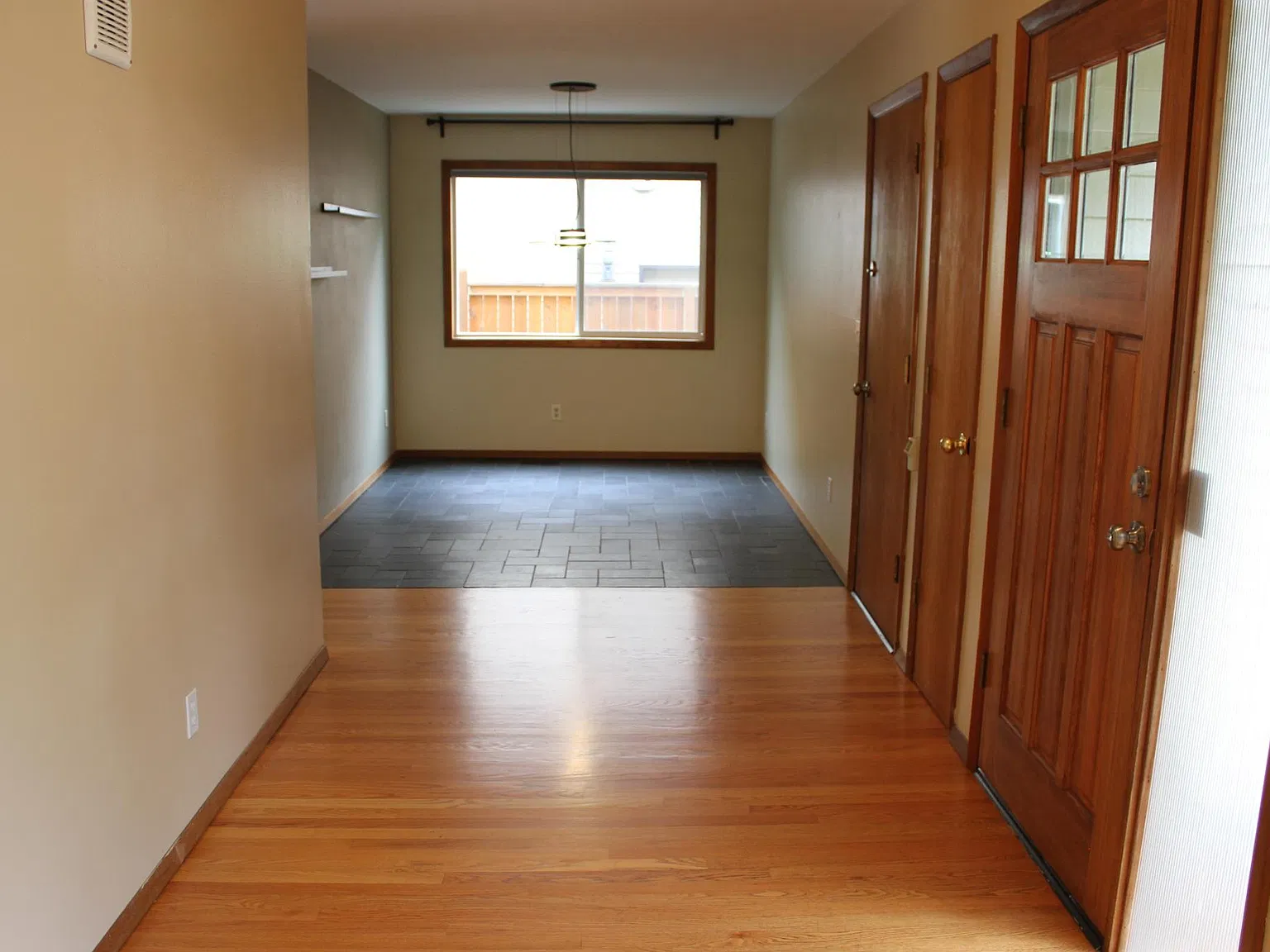 3 bed, 2.5 bath, 2222 sqft, $3,195 — Photo 2