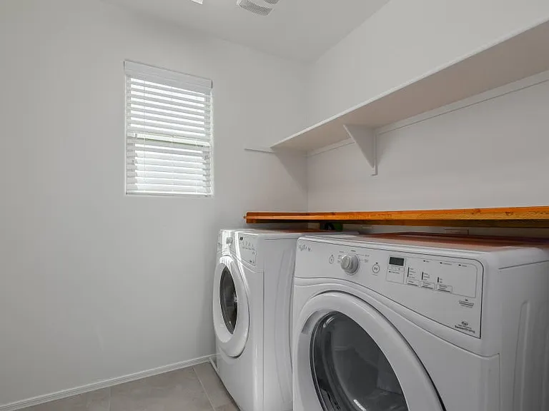 2532 W Corva Dr — Photo 37