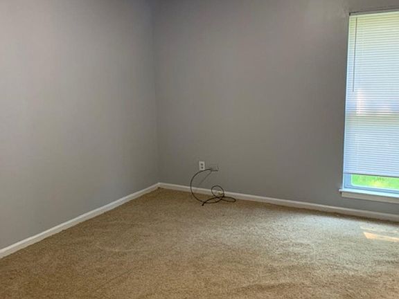 3rd image of 4147 Hallview Dr