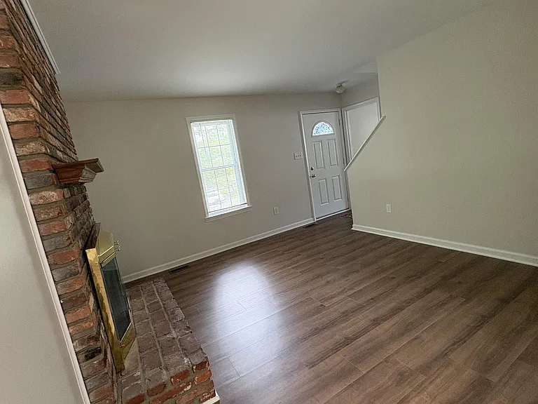 4305 Pleasant Valley Rd — Photo 4