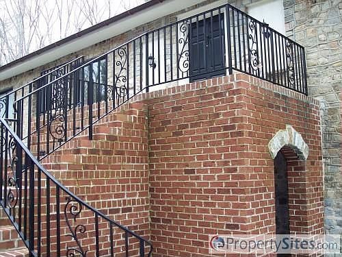 2nd image of 44 Cobblestone Cir