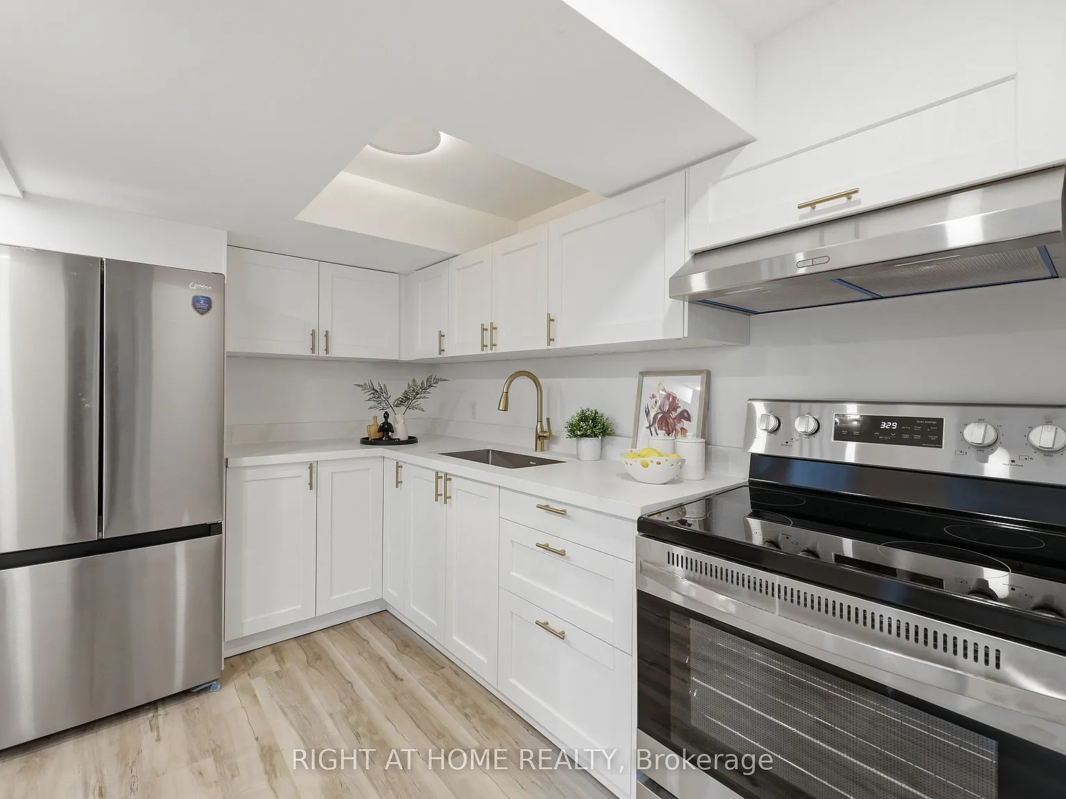 3 bed, $1,995 — Photo 3