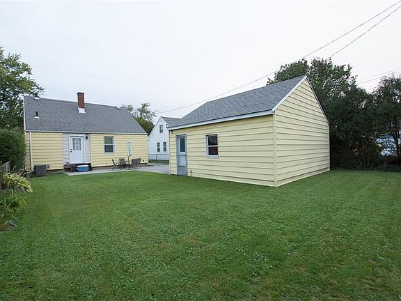 4th image of 22 Calvin Ct N