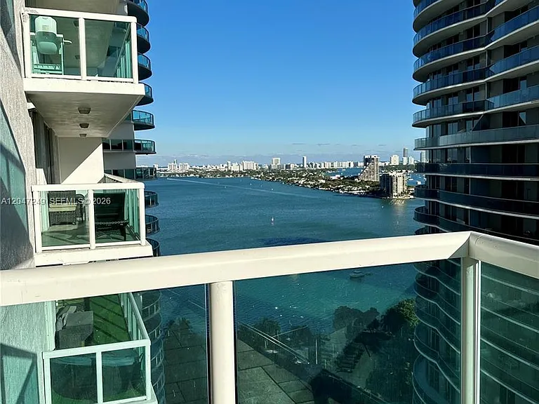 1800 N Bayshore Dr #2315 — Photo 2