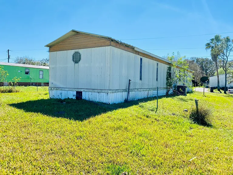 2619 Sea Oaks Cir — Photo 3