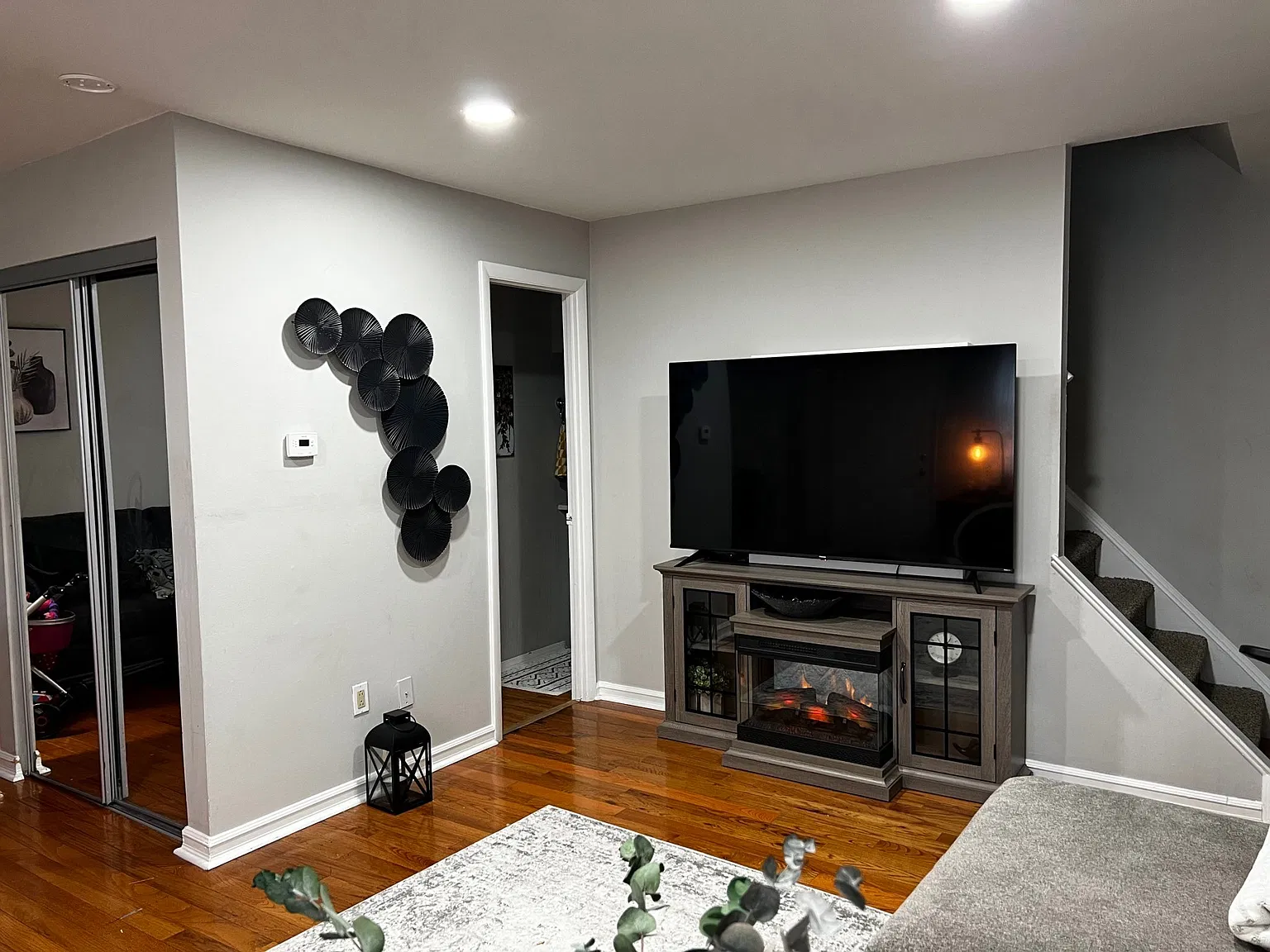 2 bed, 1040 sqft, $1,900 — Photo 3