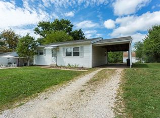 7 Bow Dr, Fenton, MO 63026