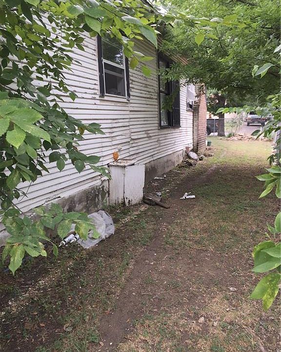 2nd image of 2508 Market Ave