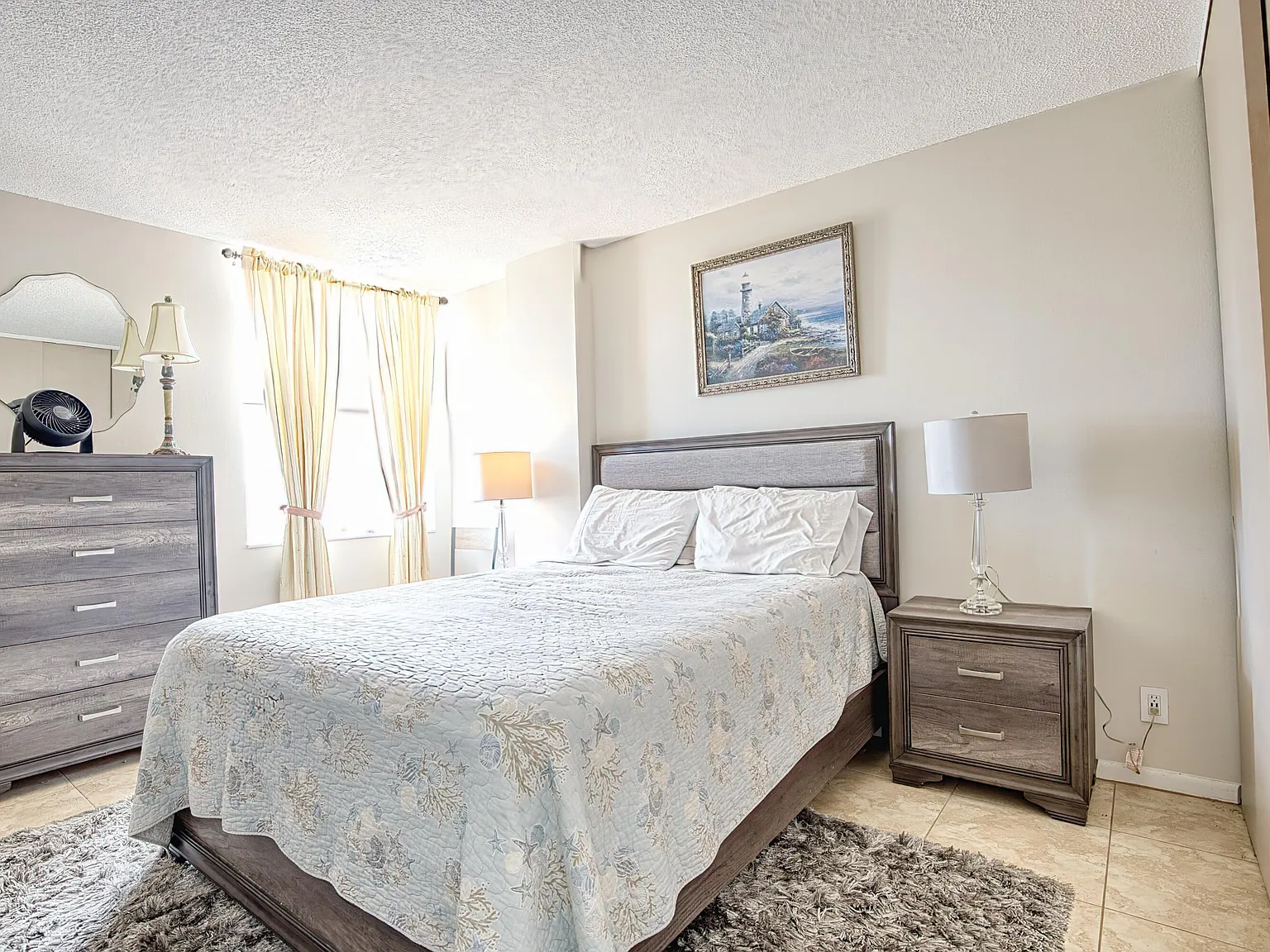 1 bed, 1.0 bath, 721 sqft, $1,950 — Photo 2