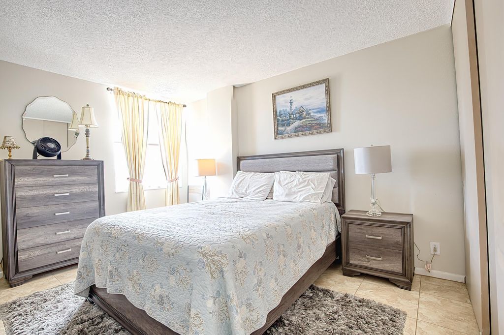 111 Briny Ave APT 504, photo 2