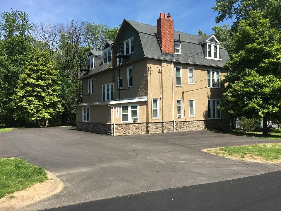 2278 Traylor Ave