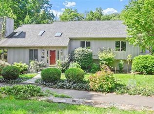 128 Putting Green Rd, Trumbull, CT 06611