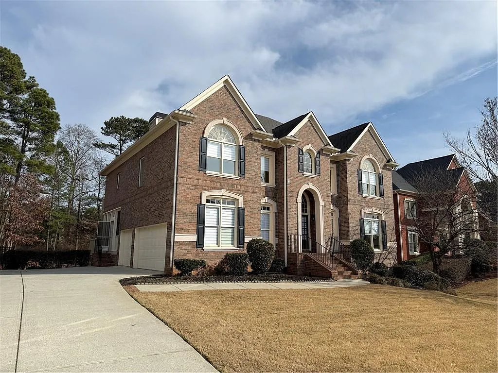 5 bed, 4.5 bath, 5397 sqft, $5,500 — Photo 2
