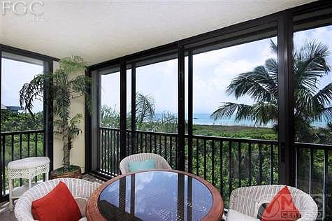4th image of 303 Periwinkle Way Unit 121