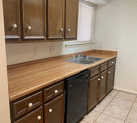 5th image of 1322 Marlton St APT A