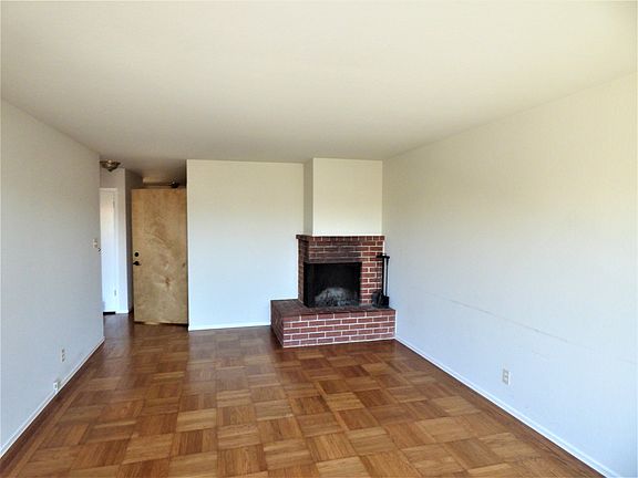 2nd image of 153-155 Peralta Ave #153