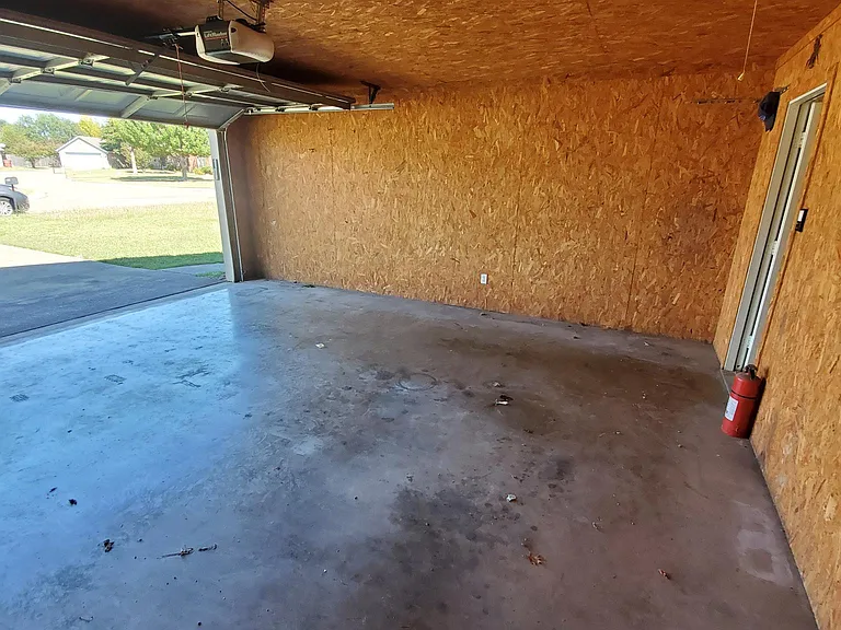 1001 Brookhaven Dr — Photo 9