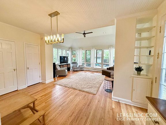4th image of 4825 Butterworth Pl NW