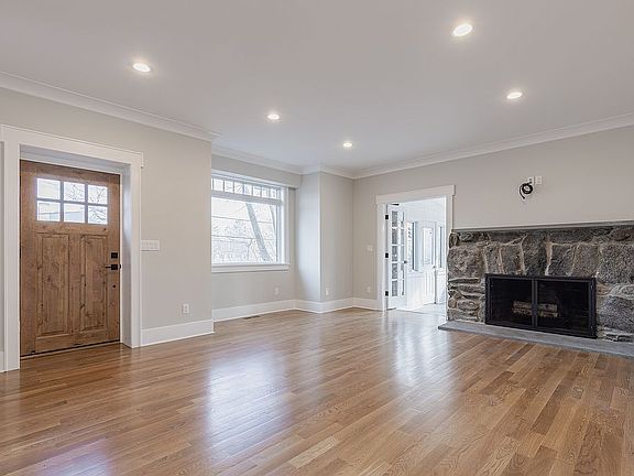 Front Entrance/Living Room 