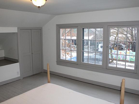 5th image of 2812 N Washington St