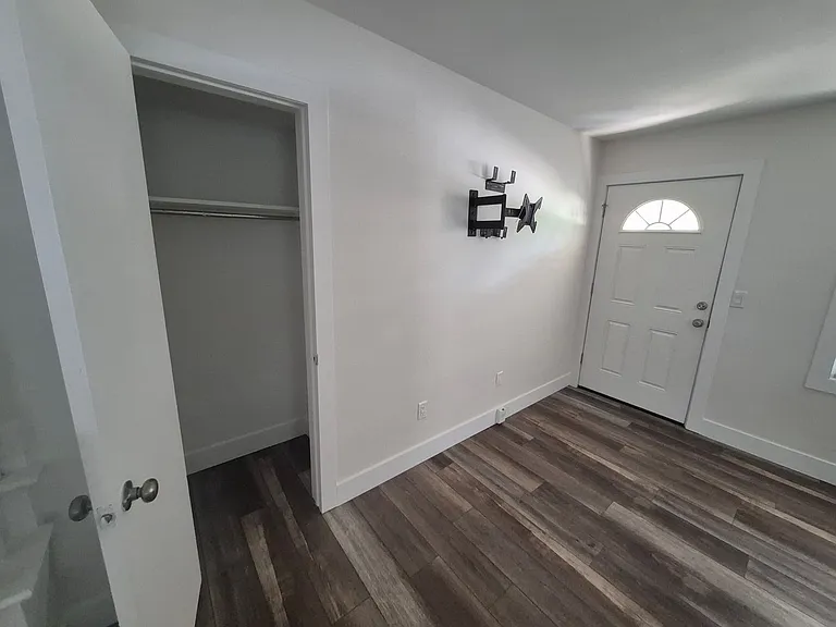 4220-4226 Wilson Ave SW — Photo 11