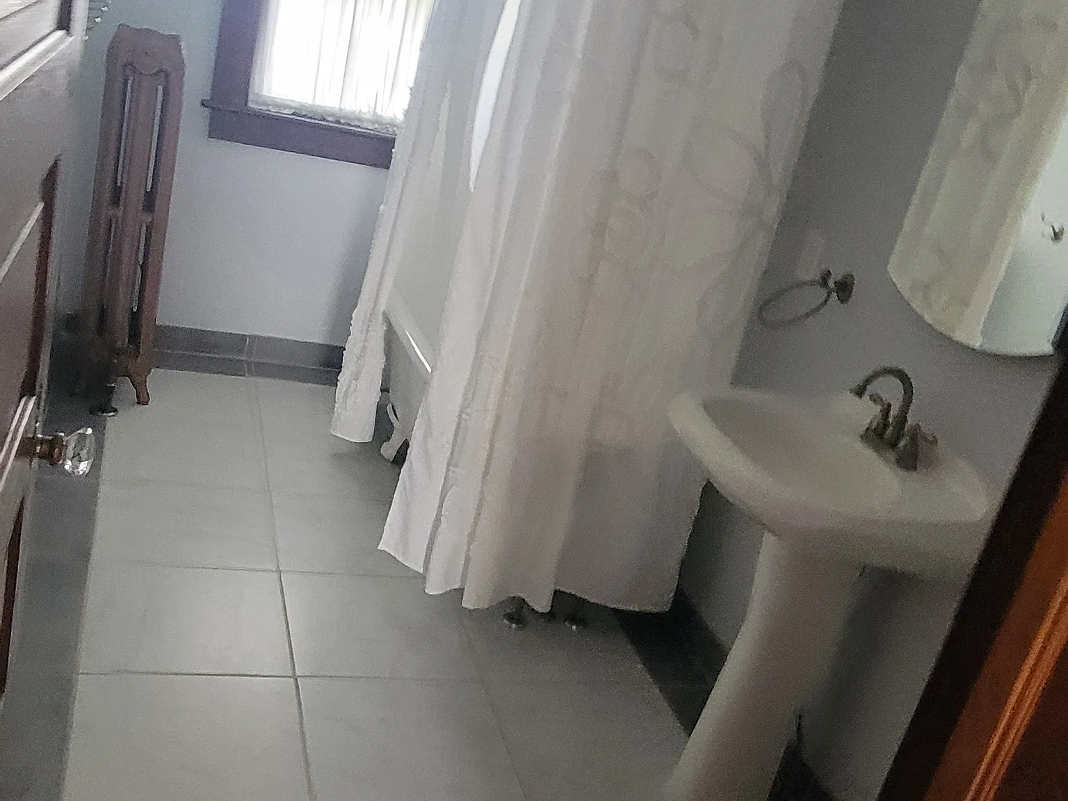 5 bed, 2.5 bath, 2942 sqft, $2,800 — Photo 4