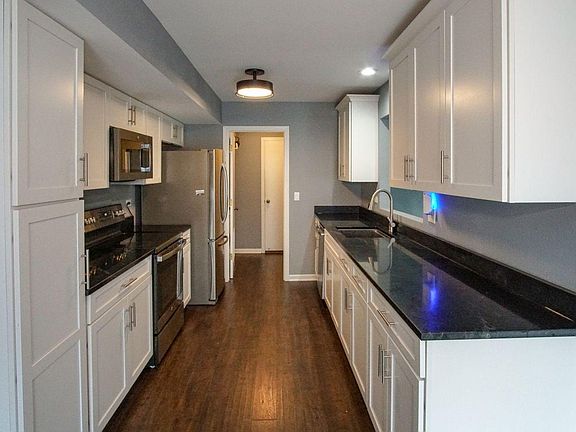 5th image of 2671 Stanton Ct S