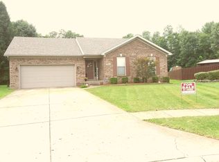 6226 Winding Stream Dr, Louisville, KY