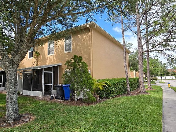 3rd image of 16302 Parkstone Palms Ct