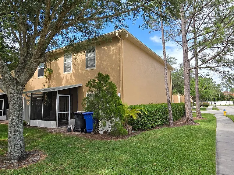 16302 Parkstone Palms Ct — Photo 3