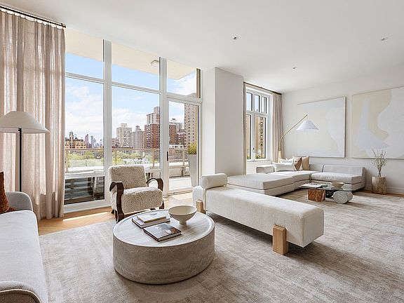 2nd image of 15 W 96th St #11
