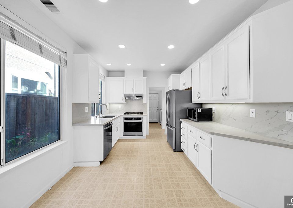 1st image of 1776 Wayne Cir