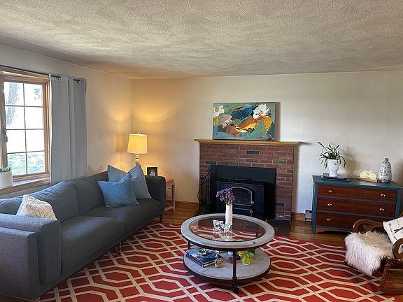 4th image of 24 Circle Rd