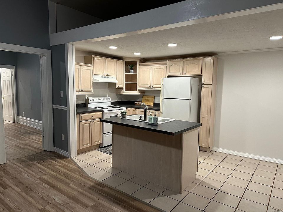 1st image of 324 Broad St APT A