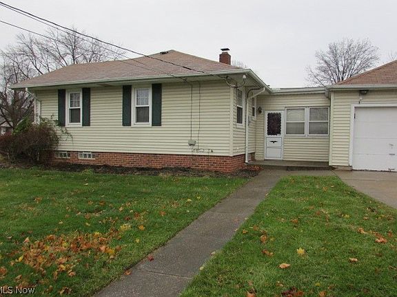 3rd image of 899 McKinley St