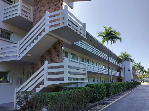 700 Layne Blvd APT 214, Hallandale Beach, FL 33009