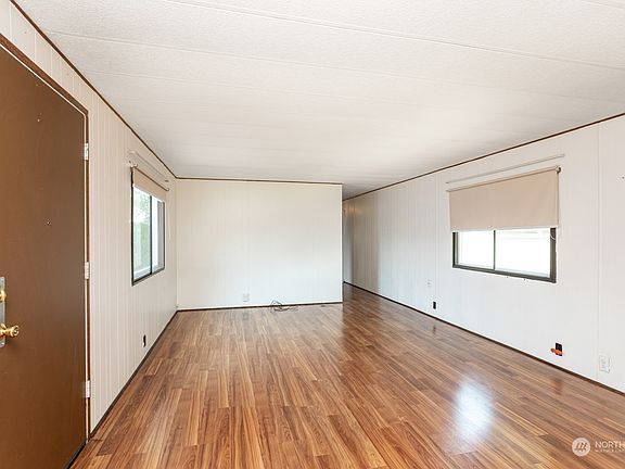 3rd image of 1317 Fort Lane
