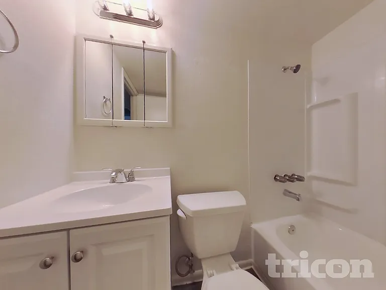 4241 N 73rd Ln — Photo 13
