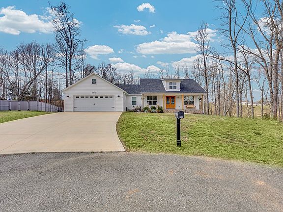 3rd image of 4966 Curtis Dr