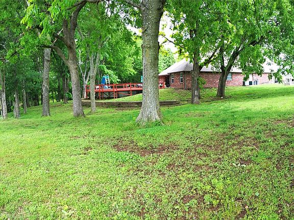4th image of 22542 Riverwood Dr