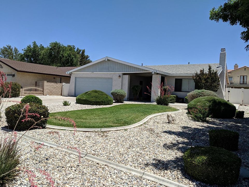 1st image of 13317 Country Club Dr