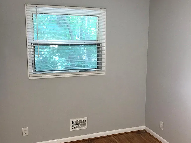 345 Russell Ave — Photo 18
