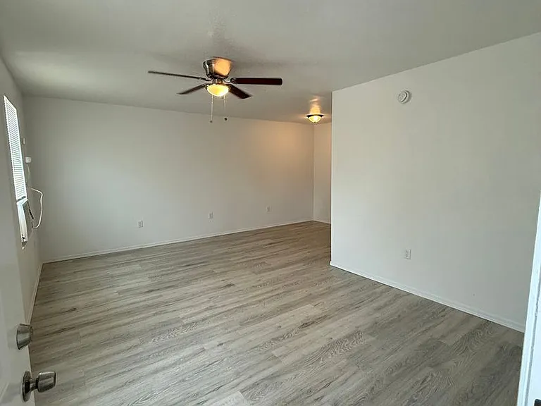 1043 Monet Dr — Photo 42